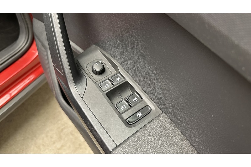 SEAT Arona TSI SE Technology - U1821