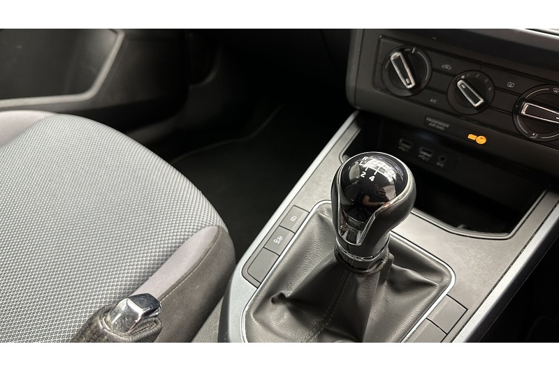 SEAT Arona TSI SE Technology - U1821