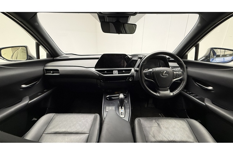 Lexus UX 300e Premium Plus - U1828