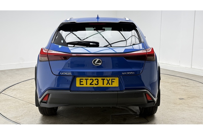 Lexus UX 300e Premium Plus - U1828