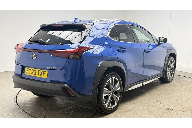 Lexus UX 300e Premium Plus - U1828