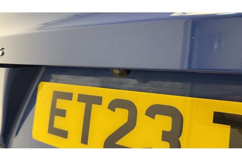 Lexus UX 300e Premium Plus - U1828