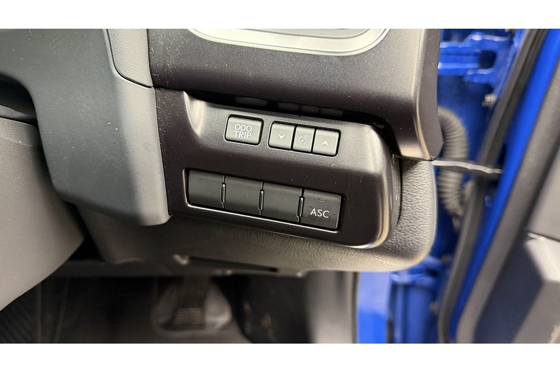 Lexus UX 300e Premium Plus - U1828