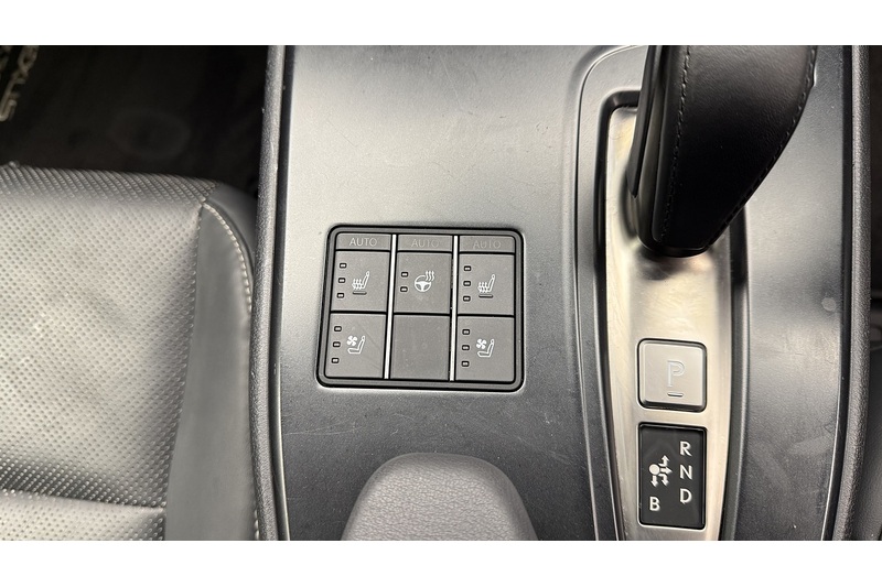 Lexus UX 300e Premium Plus - U1828