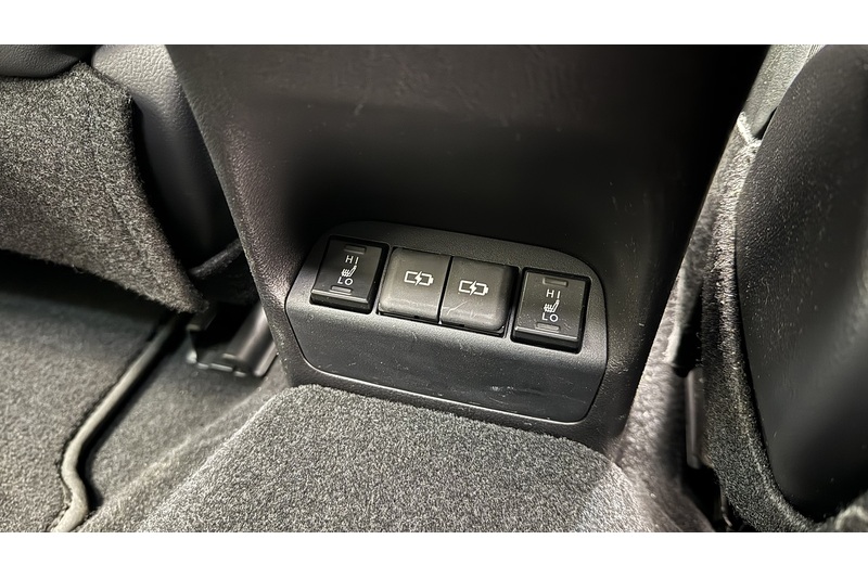 Lexus UX 300e Premium Plus - U1828