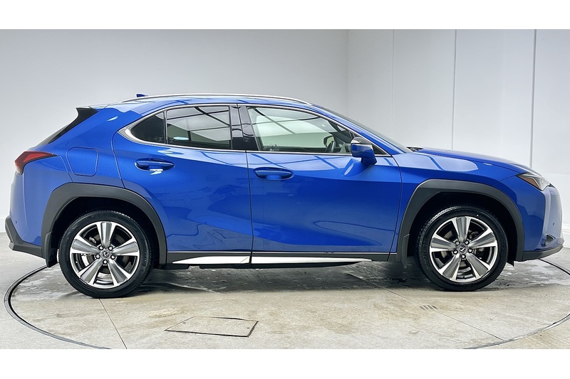 Lexus UX 300e Premium Plus - U1828