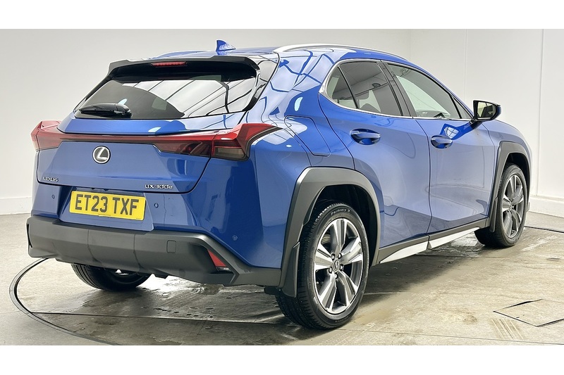 Lexus UX 300e Premium Plus - U1828