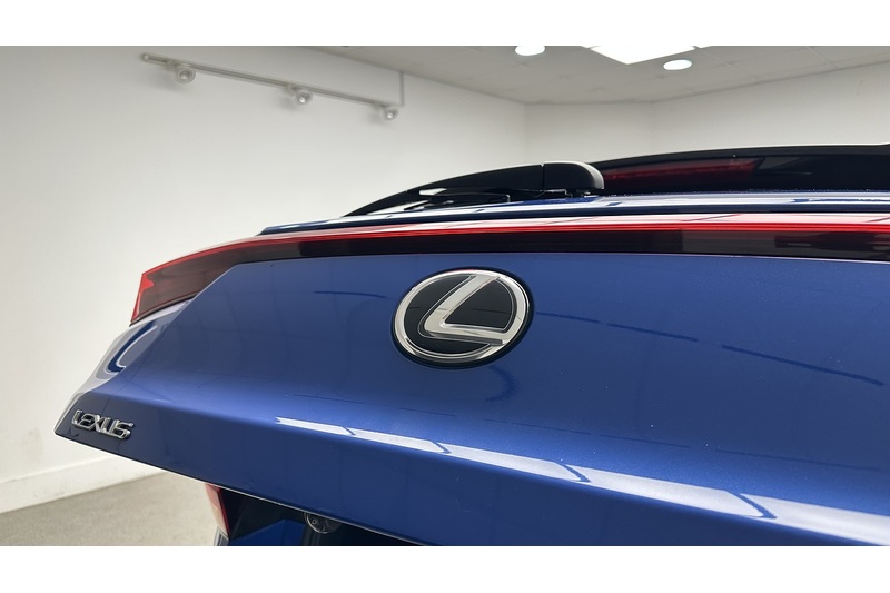 Lexus UX 300e Premium Plus - U1828