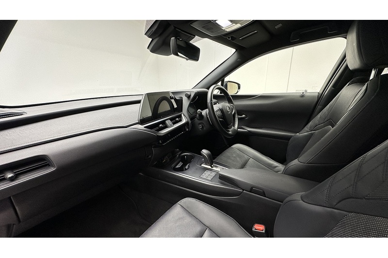 Lexus UX 300e Premium Plus - U1828