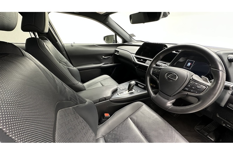Lexus UX 300e Premium Plus - U1828