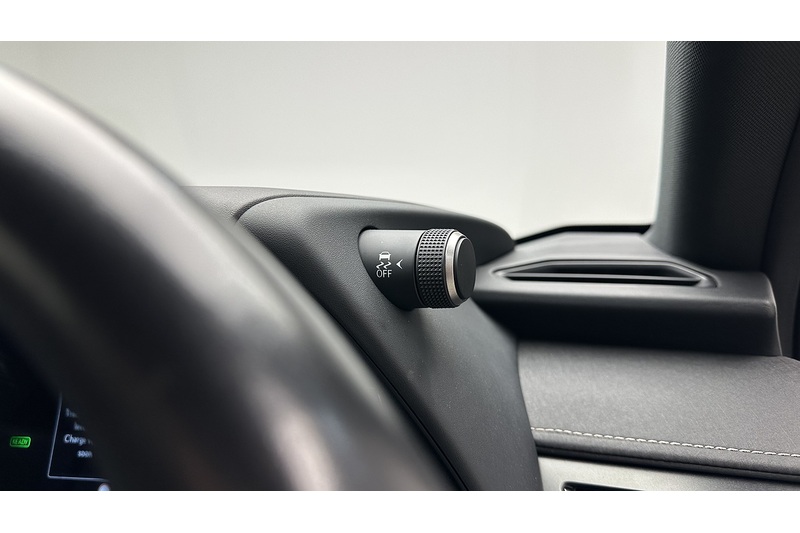 Lexus UX 300e Premium Plus - U1828