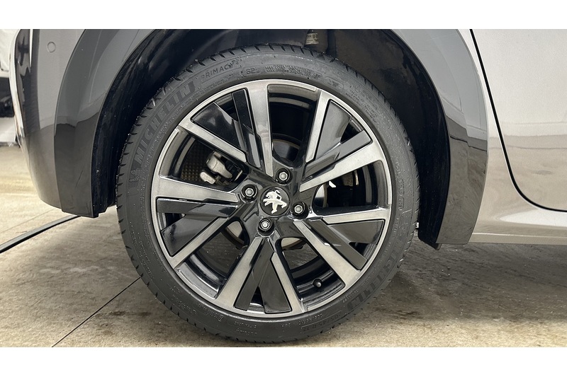Peugeot 208 PureTech GT Premium - U1853