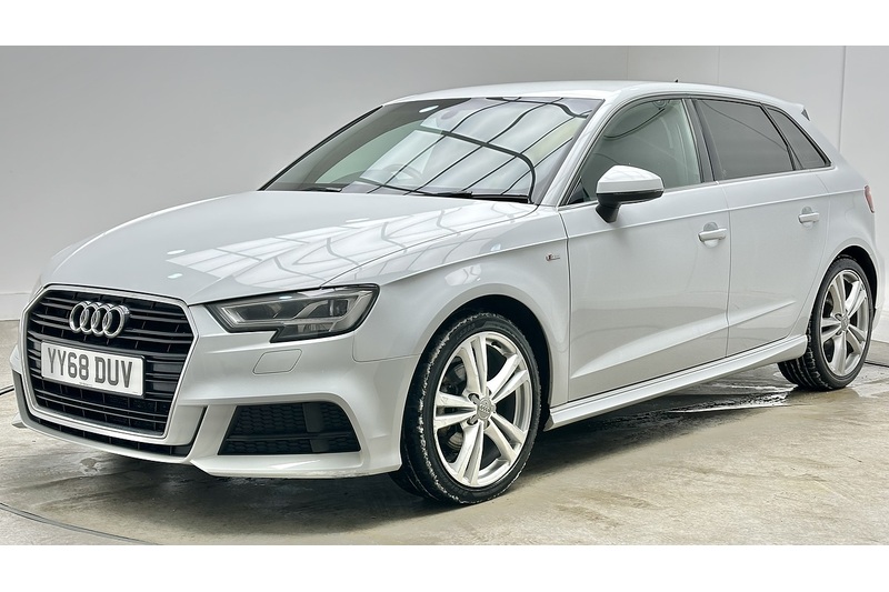 Audi A3 TFSI CoD S line - U1888