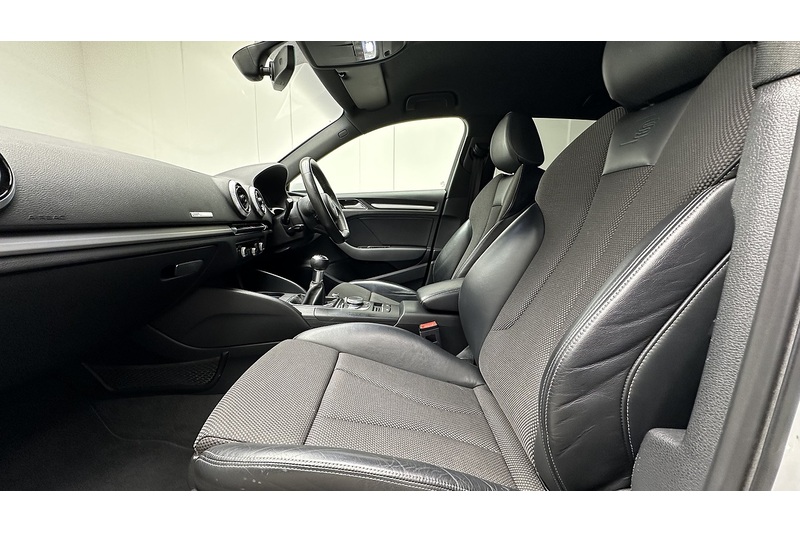 Audi A3 TFSI CoD S line - U1888