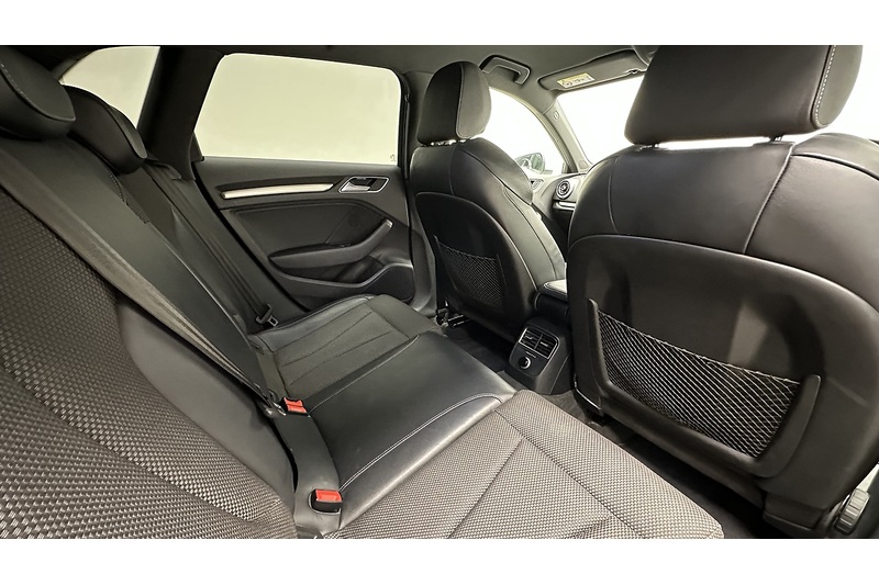 Audi A3 TFSI CoD S line - U1888