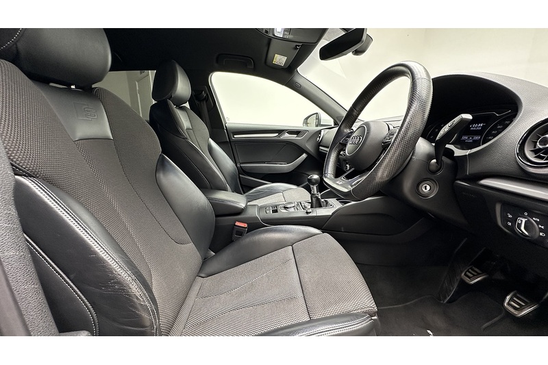 Audi A3 TFSI CoD S line - U1888