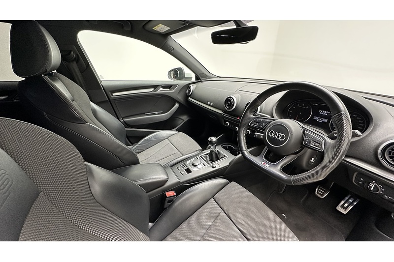 Audi A3 TFSI CoD S line - U1888
