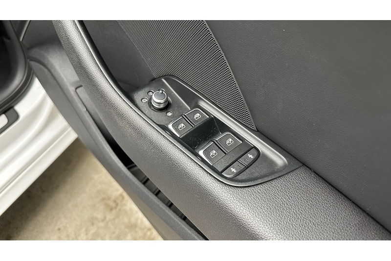 Audi A3 TFSI CoD S line - U1888