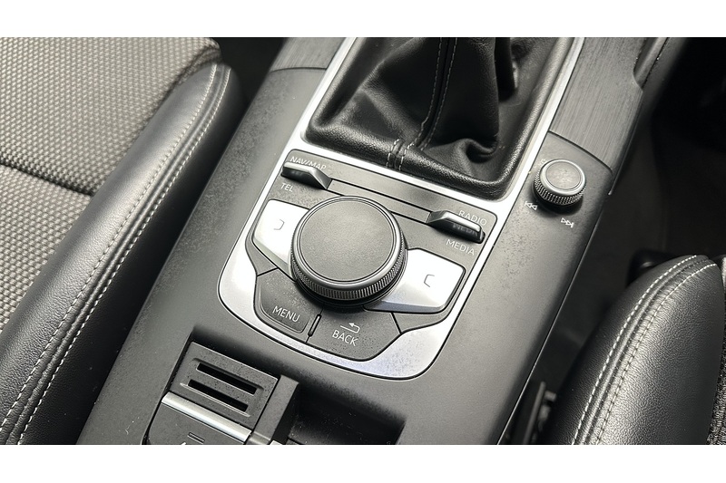 Audi A3 TFSI CoD S line - U1888