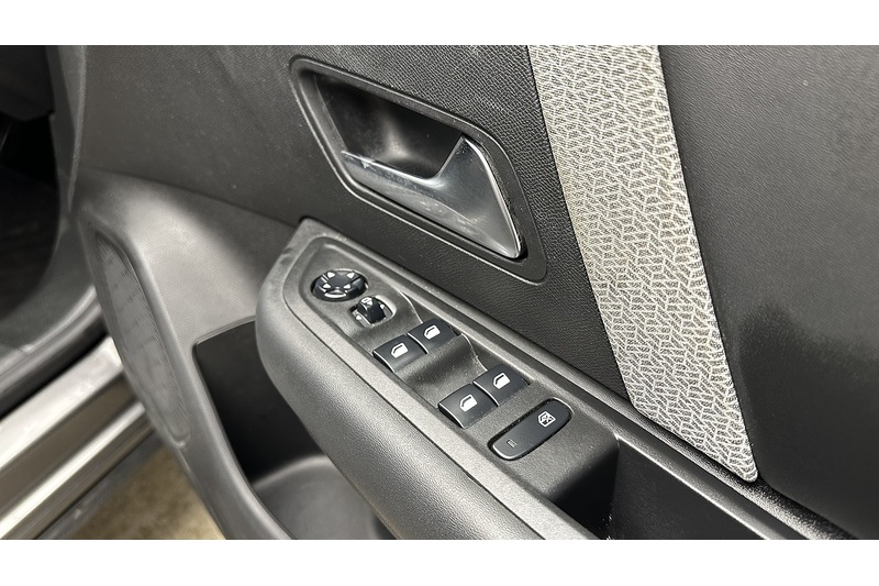 Citroen C4 PureTech Sense Plus - U1916