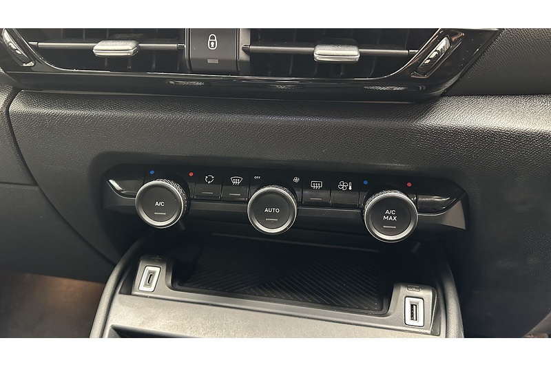 Citroen C4 PureTech Sense Plus - U1916