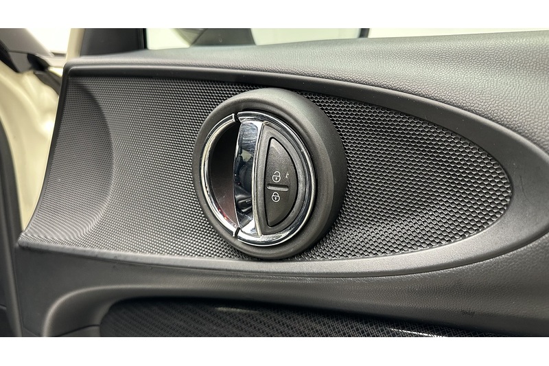 MINI Clubman Cooper Exclusive - U1920