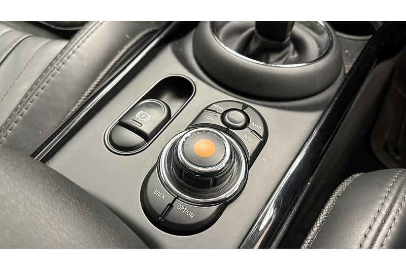 MINI Clubman Cooper Exclusive - U1920