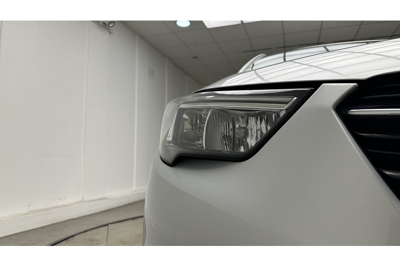 Vauxhall Crossland X SE - U1934