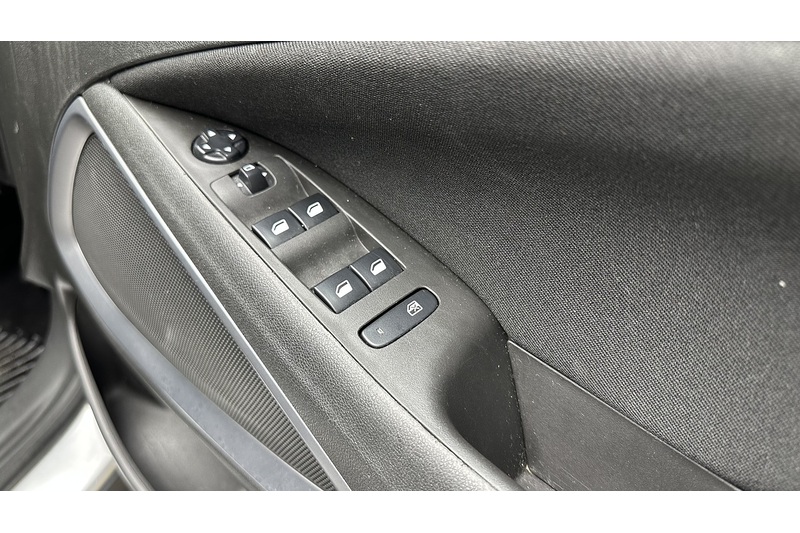 Vauxhall Crossland X SE - U1934