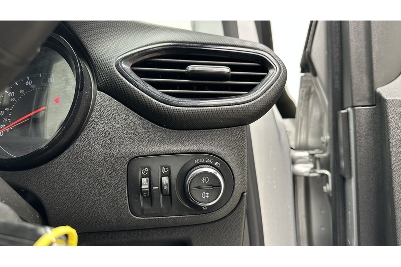 Vauxhall Crossland X SE - U1934