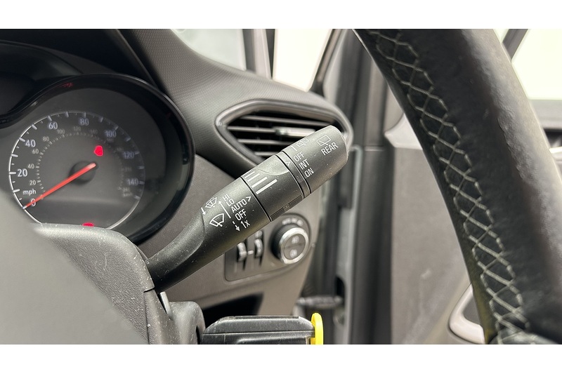 Vauxhall Crossland X SE - U1934