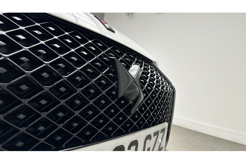 DS AUTOMOBILES DS 3 E-TENSE Performance Line - U1938