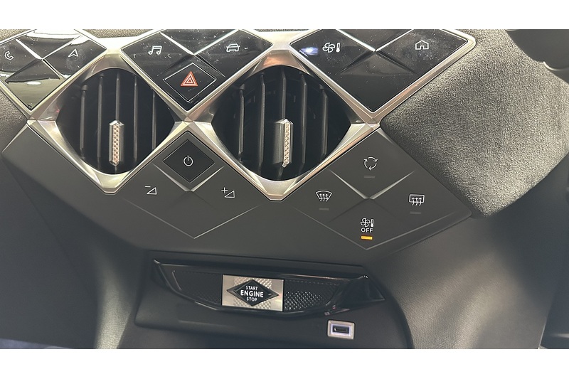 DS AUTOMOBILES DS 3 E-TENSE Performance Line - U1938