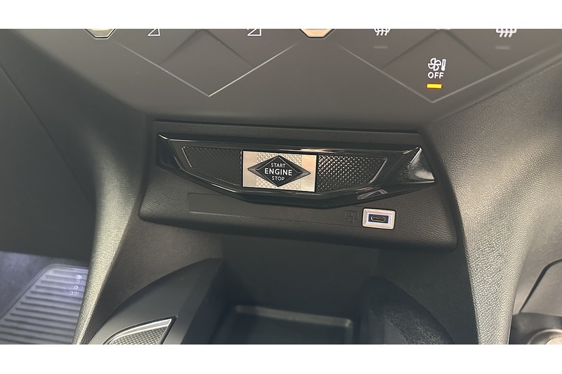 DS AUTOMOBILES DS 3 E-TENSE Performance Line - U1938