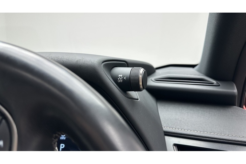 Lexus UX 250h - U194