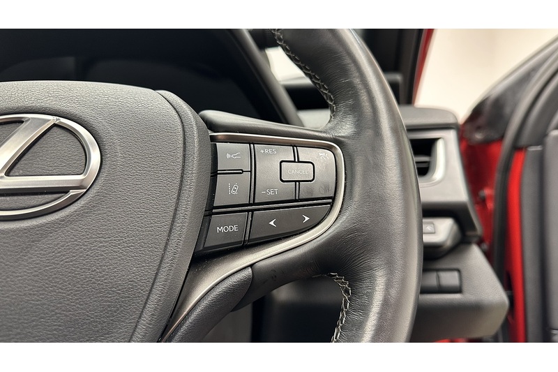 Lexus UX 250h - U194