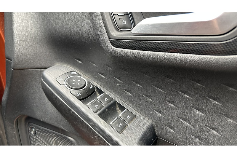 Ford Kuga T EcoBoost ST-Line X - U1946