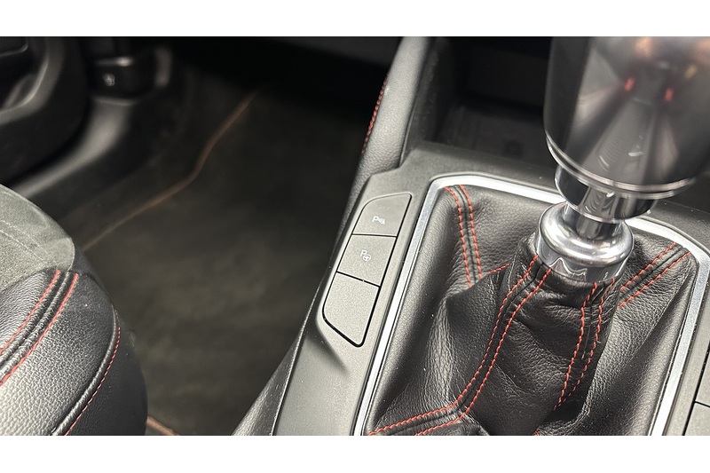 Ford Kuga T EcoBoost ST-Line X - U1946