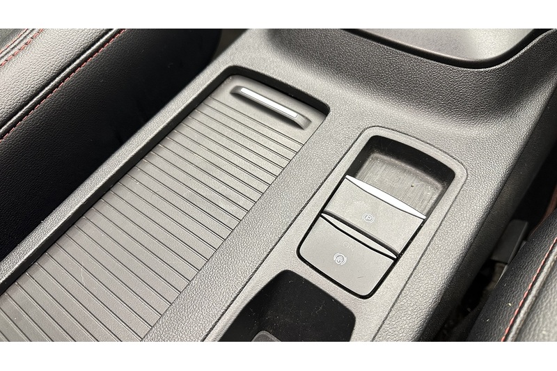 Ford Kuga T EcoBoost ST-Line X - U1946