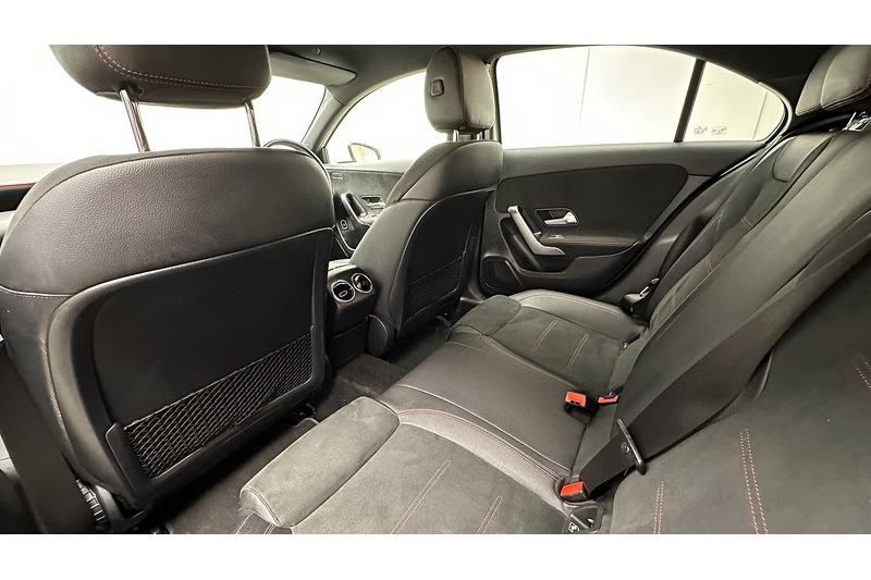 Mercedes-Benz A Class A180d AMG Line - U1948