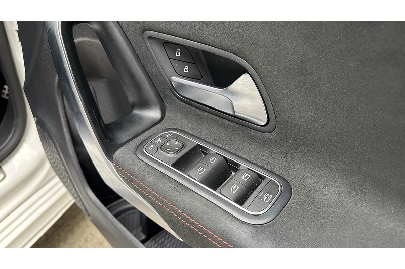 Mercedes-Benz A Class A180d AMG Line - U1948