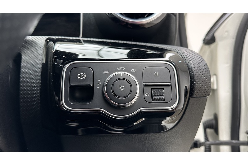 Mercedes-Benz A Class A180d AMG Line - U1948