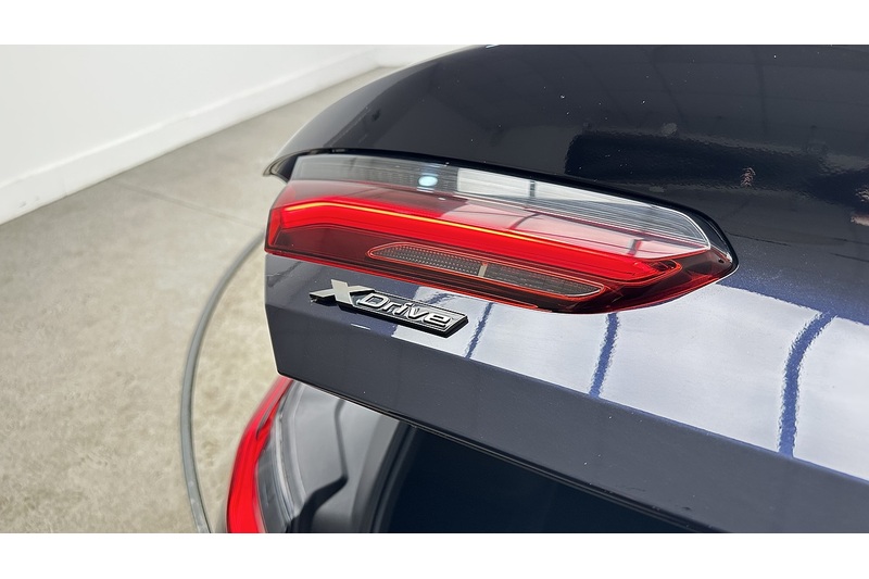 BMW 8 Series M850i V8 - U1955