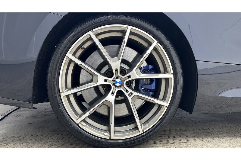 BMW 8 Series M850i V8 - U1955