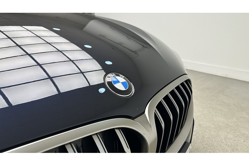 BMW 8 Series M850i V8 - U1955