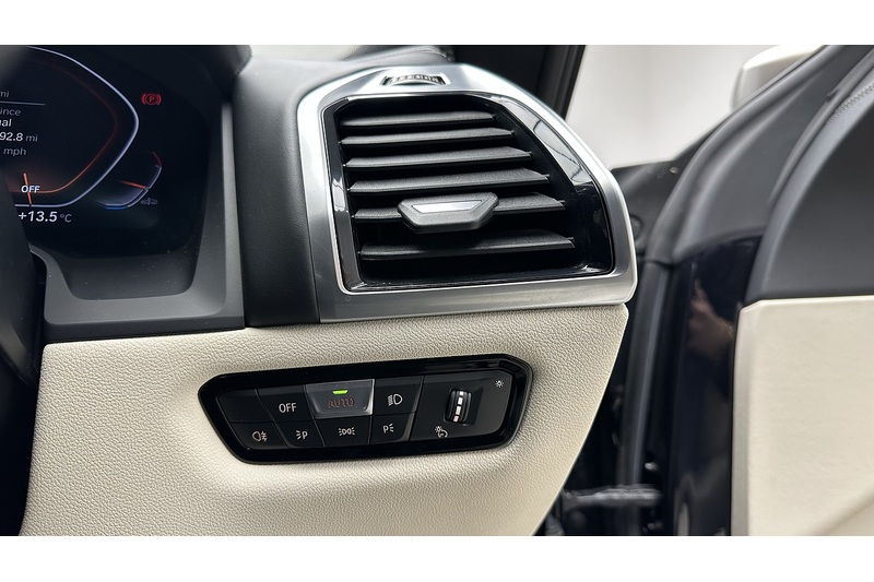 BMW 8 Series M850i V8 - U1955