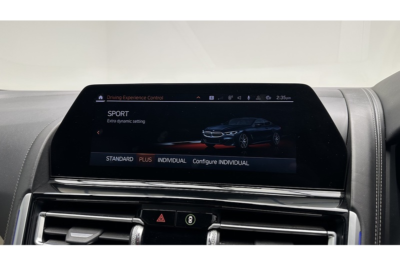 BMW 8 Series M850i V8 - U1955