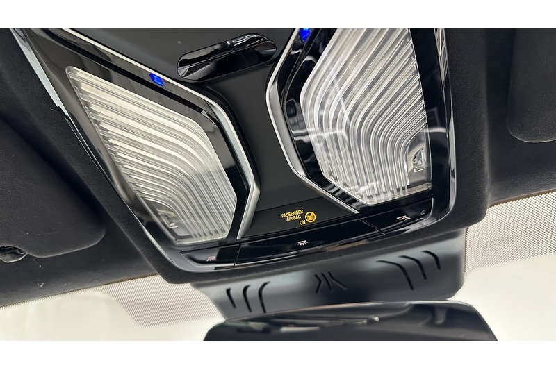 BMW 8 Series M850i V8 - U1955