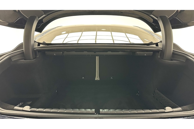 BMW 8 Series M850i V8 - U1955