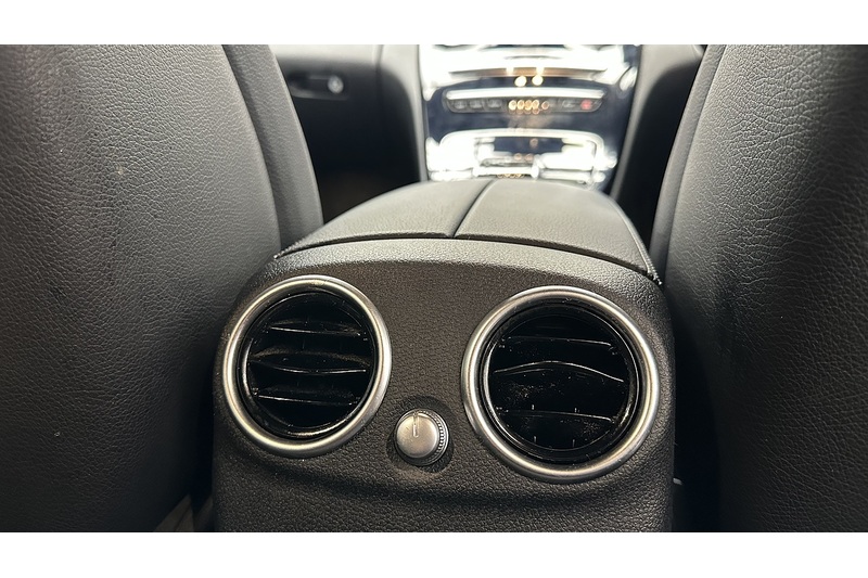 Mercedes-Benz C Class C300d AMG Line - U1957